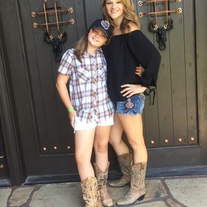 Meet your Posher, Cindy